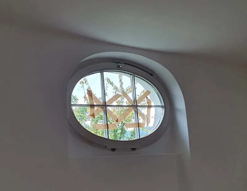 Ovales Fenster Denkmalschutz Köln
