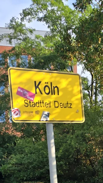 Ortseingangsschild K&ouml;ln Stadtteil Deutz